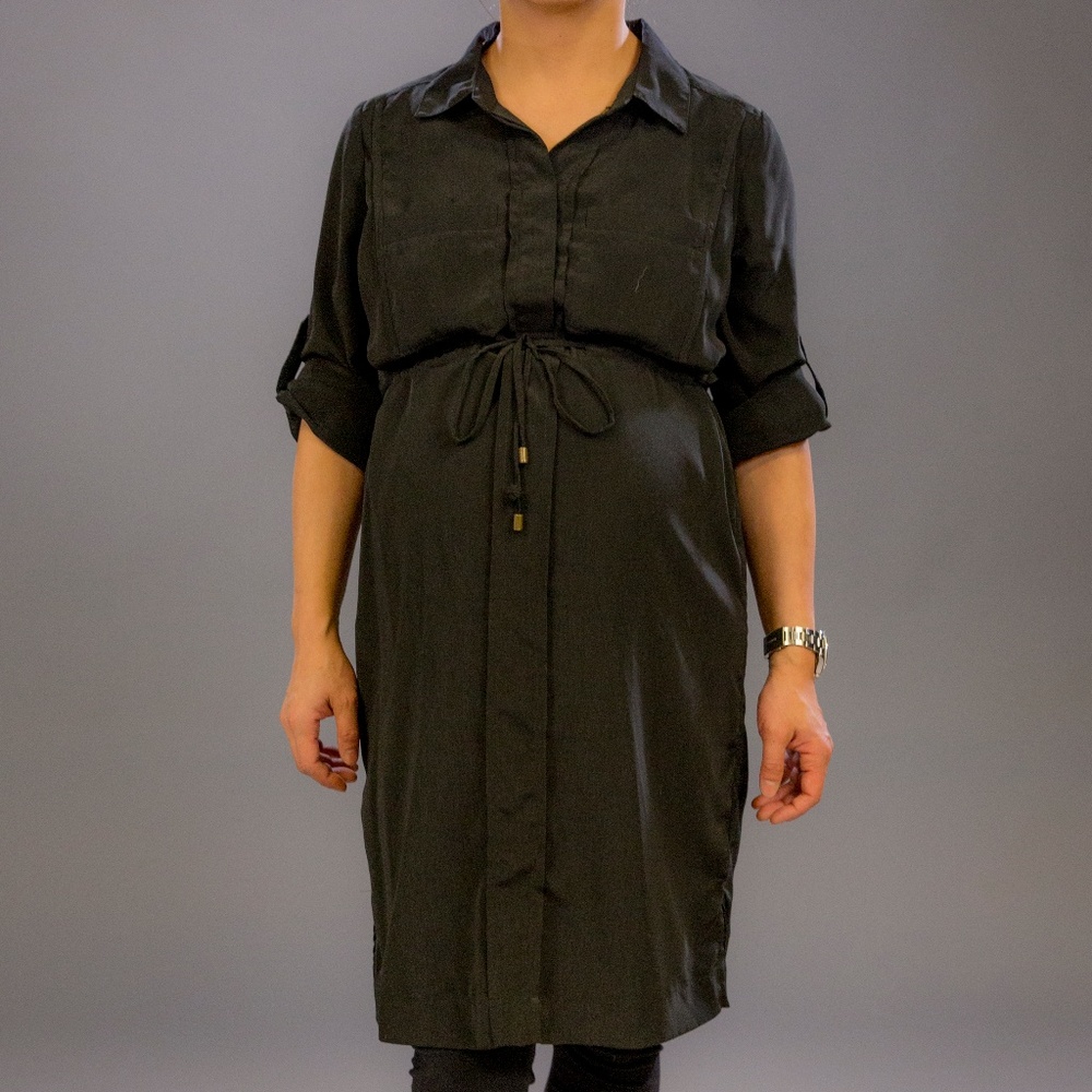 A Pea In the Pod Black Maternity Dress.